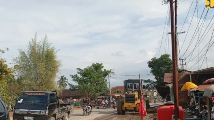 Percepat Penanganan Pascabencana Aceh, Kementerian PU Bersihkan Jalan Nasional Batas Pidie Jaya–Kota Bireuen Sepanjang 14,21 Km